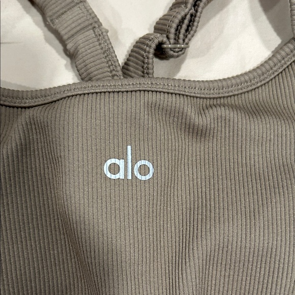 ALO Yoga ribbed seamless favorite bra tank in light cocoa - Picture 4 of 6
